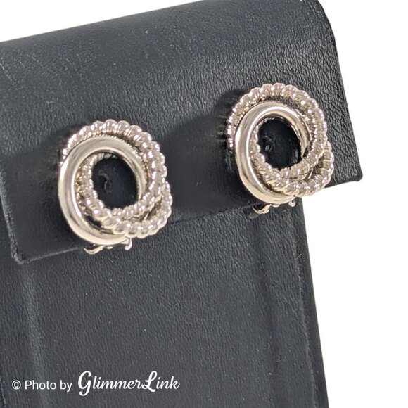 Vintage Lisner Knot Small Silver Tone Clip On Earrings - Picture 2 of 11